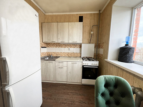 1-к квартира, 37 кв. м, Оренбург, улица Желябова, 25/1