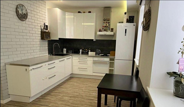 3-к квартира, 91.7 кв. м, Оренбург, улица Правды, 25