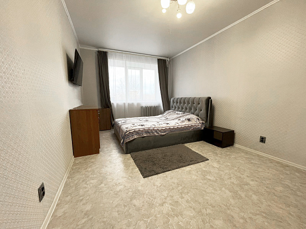 1-к квартира, 37 кв. м, Оренбург, улица Желябова, 25/1